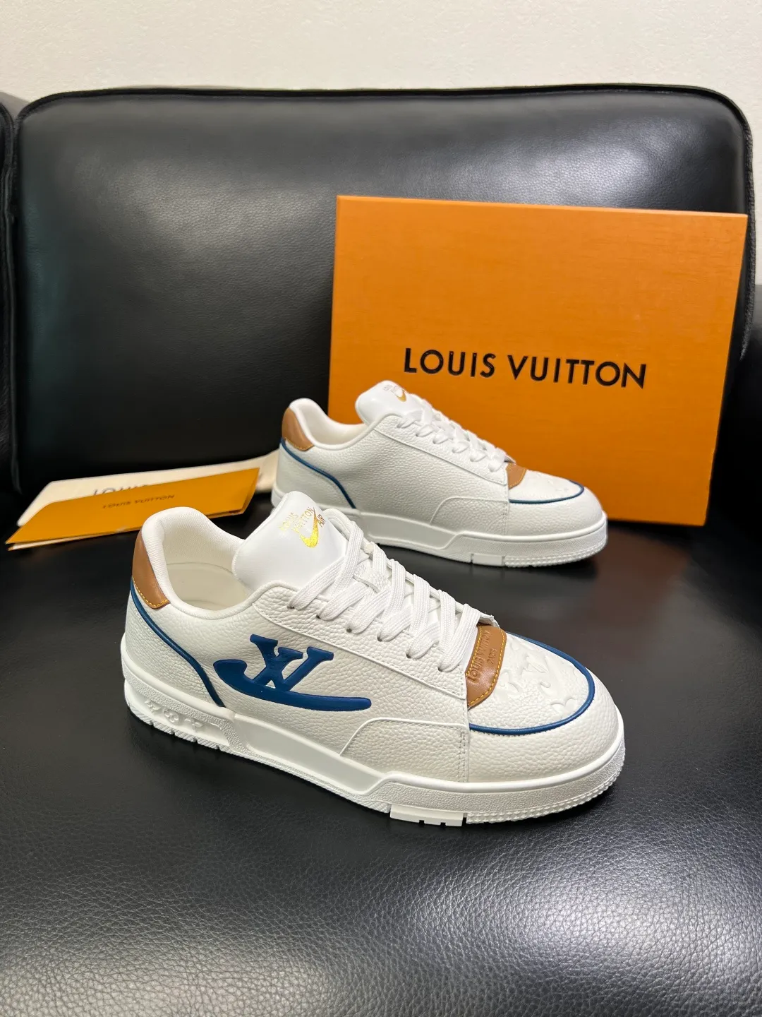 Men's shoes 💰840 Lv high quality top crafts Louis Vuitton, sports sneakers counter synchronization, uppers imported from Italy, high-quality splicing colorful complex crafts, imported mesh pads soft and comfortable, soles: original soles specially provided by the original factory, T men's shoes 💰U exclusive movable molded soles super comfortable, original factory single goods, code number 39-44 (customized 38 45)